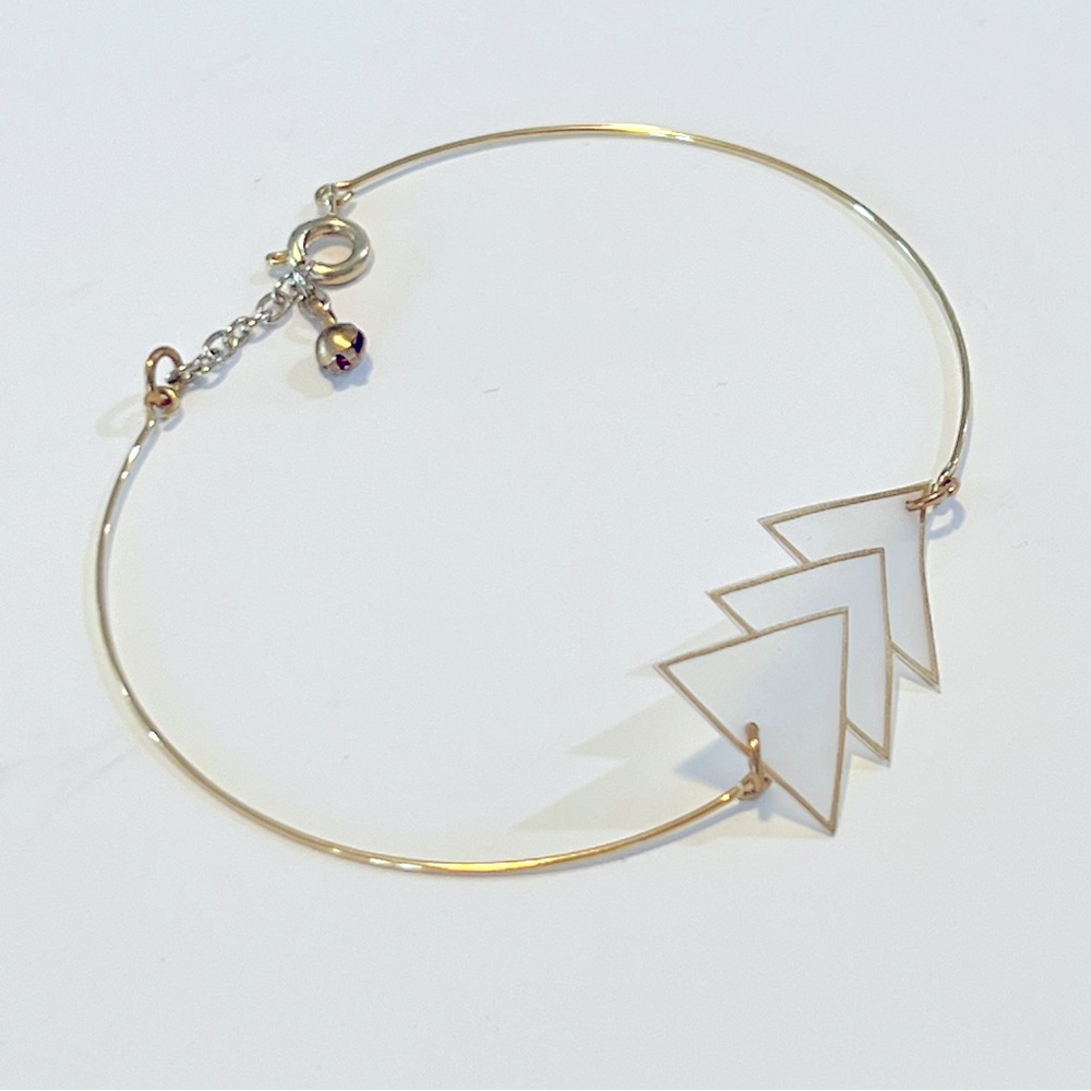 Bracelet Triangle design NWOT